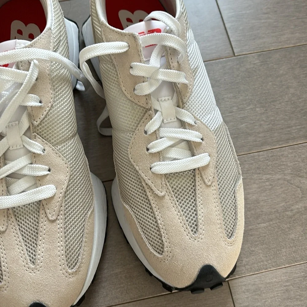 2 for 1 NEW BALANCE SNEAKERS - Picture 2 of 3